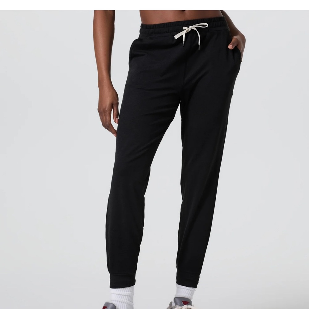 Vuori Performance Joggers Medium